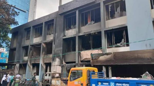 बांग्लादेश में पुलिस स्टेशनों से पुलिस ही ‘फरार’, पब्लिक का कैसे लौटेगा भरोसा