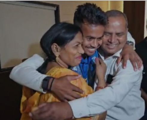 ओलंपिक में ब्रॉन्ज मेडल विजेता विवेक सागर की मां ने कहा “मेरा बेटा पूरे देश का लाल है”