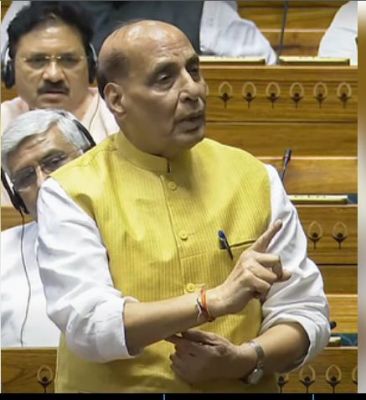 अनंतनाग में आतंकियों से मुठभेड़ में दो सैनिक शहीद, रक्षा मंत्री राजनाथ सिंह ने जताया दु:ख 