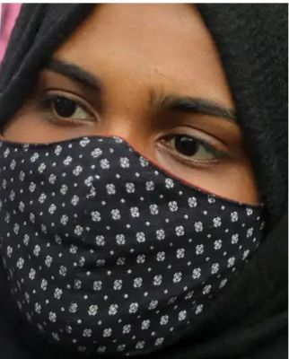 सुप्रीम कोर्ट ने निजी कॉलेज के हिजाब बैन के आदेश पर लगाई रोक