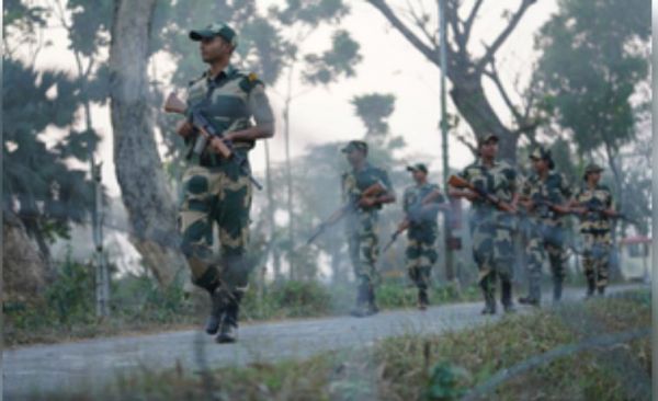 भारत-बांग्लादेश सीमा पर बीएसएफ के जवानों ने आत्मरक्षा में चलाई गोली, एक बांग्लादेशी तस्कर ढेर 