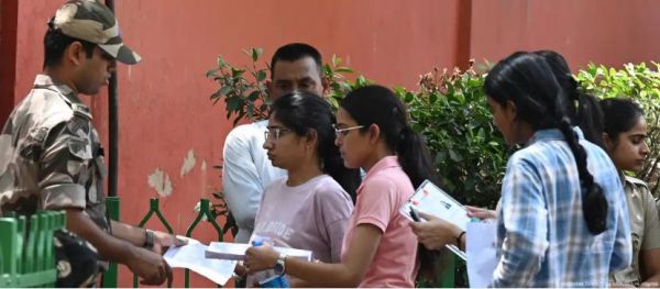 भारत: कई संघर्ष हैं शहर में पढ़ने जाने वाली लड़कियों के