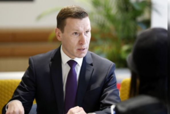 ईवी जलने के कारण खाक हुई 100 कारों के पीड़ितों से मिलेंगे मर्सिडीज-बेंज कोरिया के चीफ 