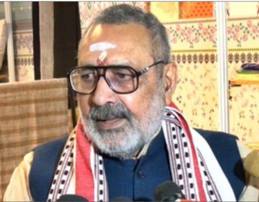 बंगाल सरकार के संरक्षण में है आरोपी, सीबीआई जांच का स्वागत : गिरिराज सिंह 
