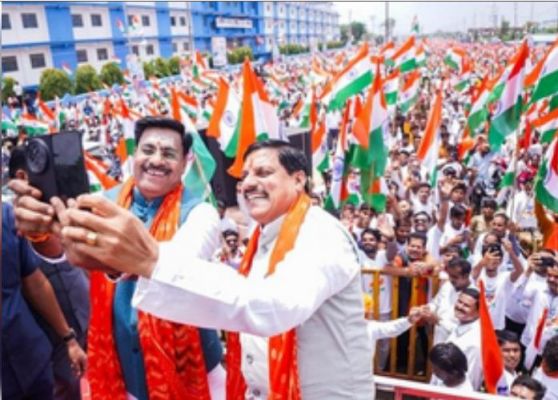 भोपाल के हुजूर में तिरंगा यात्रा में शामिल हुए मुख्यमंत्री मोहन यादव 