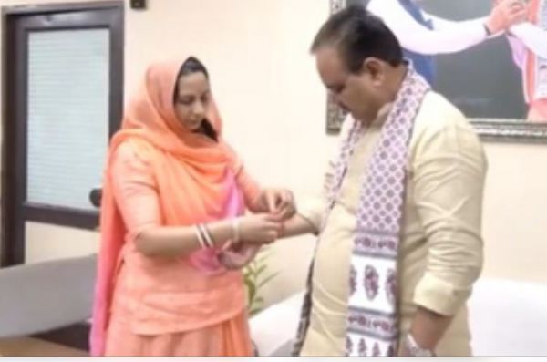 सीएम भजनलाल शर्मा ने वीरांगनाओं से बंधवाई राखी, कई शहीद जवानों के घरों में भेजे उपहार 
