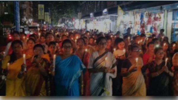 मेदिनीपुर में सांसद जून मालिया ने निकाला कैंडल मार्च, दोषियों को सजा दिलाने की मांग 