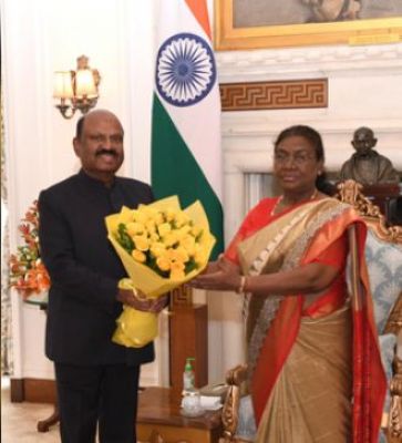 राष्ट्रपति मुर्मू और उपराष्ट्रपति धनखड़ से मिले पश्चिम बंगाल के गवर्नर आनंद बोस 