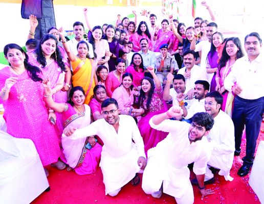 700+ पुलिस-सेना जवानों के साथ हेल्पिंग हैंड्स क्लब फाउंडेशन की बहनों का राखी-विथ-रक्षक 