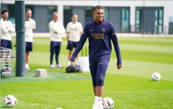 एमबाप्पे ने भुगतान नहीं किये गए वेतन को लेकर पीएसजी के खिलाफ 55 मिलियन यूरो की शिकायत दर्ज की: रिपोर्ट 