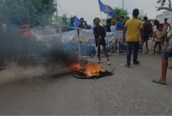 भारत बंद के दौरान कई राज्यों में प्रदर्शन, सड़कें जाम और बाजार बंद 