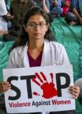 चिकित्सक दुष्कर्म-हत्या मामला: भाजपा ने स्वास्थ्य भवन तक विरोध मार्च निकाला