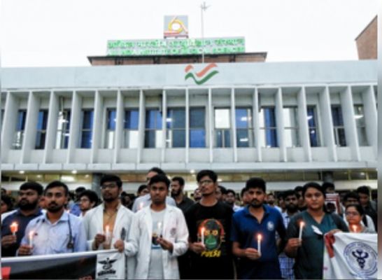 दिल्ली : एम्स के रेजिडेंट डॉक्टरों ने 11वें दिन हड़ताल समाप्त की 