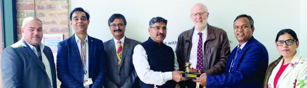 वैश्विक व्यापार शिक्षा को बढ़ाने के लिए आईआईएम रायपुर और बीसीयू समझौता