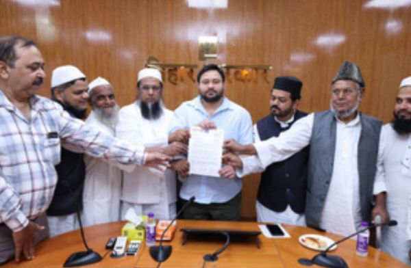 वक्फ बोर्ड संशोधन बिल संसद में पारित नहीं होने देंगे : तेजस्वी यादव 