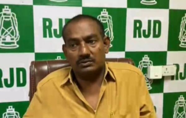 पटना एम्स गोलीकांड पर आरजेडी विधायक ने कहा, भाई की संलिप्तता साबित हुई तो पुलिस को सौंप देंगे 
