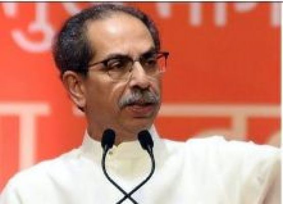 सरकार महिलाओं के खिलाफ अपराध करने वालों को सजा देने के बजाय उनके साथ खड़ी है: उद्धव