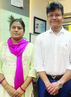 मेटल एलर्जी मरीज के दोनों घुटनों का गोल्ड नी इम्प्लांट