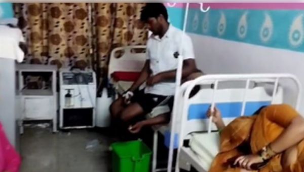 मथुरा में कूटू के आटे से बने पकोड़े खाने वाले 50 लोगों की तबीयत बिगड़ी, अस्पताल में भर्ती 