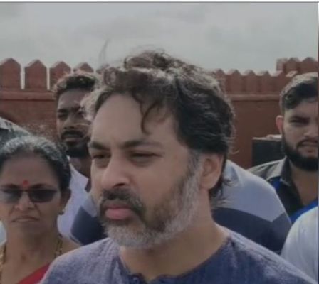 नीलेश राणे ने मालवण में शिवाजी महाराज की क्षतिग्रस्त प्रतिमा का किया निरीक्षण 