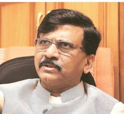 शिवाजी महाराज की प्रतिमा ढहने का मामला: राउत ने मुख्यमंत्री का इस्तीफा मांगा