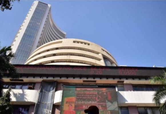 सेंसेक्स सपाट हुआ बंद, मिडकैप और स्मॉलकैप चमके 