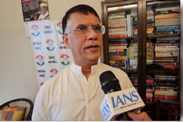 एलजी बनाम सीएम ऑफिस की लड़ाई में पिस रही दिल्ली की जनता : पवन खेड़ा 