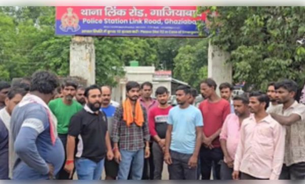 गाजियाबाद में नाबालिग से रेप के बाद बवाल, हिरासत में आरोपी 