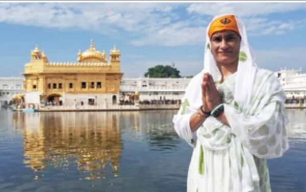 विनेश फोगाट ने स्वर्ण मंदिर में शक्ति, साहस के लिए प्रार्थना की 