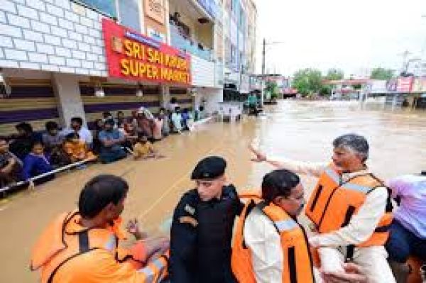 आंध्र प्रदेश सरकार को विजयवाड़ा में बाढ़ से बचाव के कार्यों में मदद के लिए ‘पावर बोट’ मिलीं