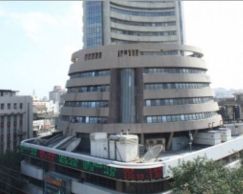 सेंसेक्स नया ऑल-टाइम हाई लगाकर पहली बार 82,500 के पार बंद 