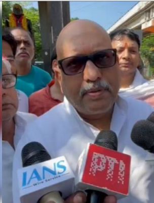 मोदी सरकार ने बनारस को व्यापार में ‘टोटो’ दिया- अजय राय 