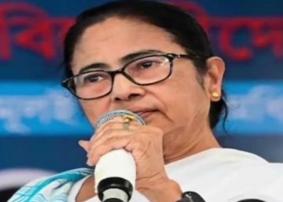 ममता ने बलात्कार रोधी निष्प्रभावी कानूनों को लेकर प्रधानमंत्री, गृह मंत्री का इस्तीफा मांगा