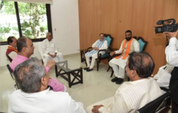 भाजपा के राष्ट्रीय अध्यक्ष जेपी नड्डा पटना पहुंचे, मुख्यमंत्री नीतीश कुमार से की मुलाकात 
