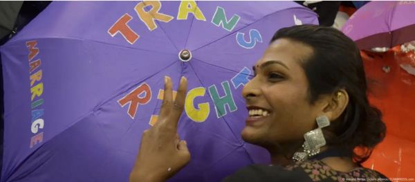 मेडिकल छात्रों को पढ़ाया जाएगा, समलैंगिकता यौन अपराध है!