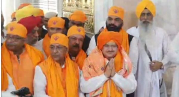 बिहार : भाजपा के राष्ट्रीय अध्यक्ष जेपी नड्डा श्री हरमंदिर साहिब गुरुद्वारा पहुंचे, मत्था टेका 