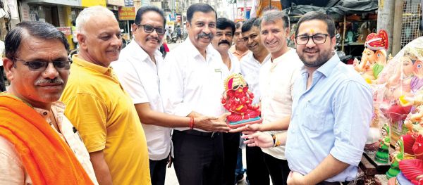 आटोमोबाइल, इलेक्ट्रानिक्स, सराफा, मूर्तियां, पूजन सामग्री और रियल इस्टेट जोरदार बिक्री