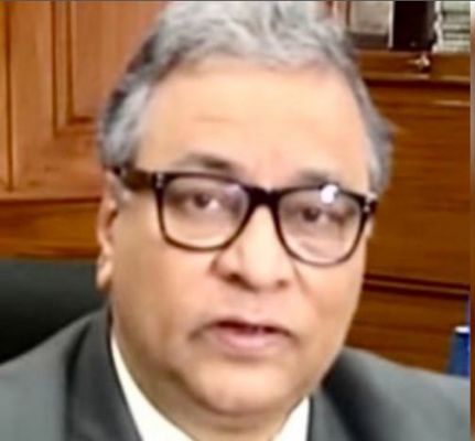 टीएमसी सांसद जवाहर सरकार ने दिया इस्तीफा, पत्र में लिखा 'ट्रेनी महिला डॉक्टर रेप हत्या मामले में समय पर नहीं लिया एक्शन' 
