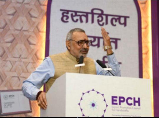 भारत का कपड़ा उद्योग तेज वृद्धि के लिए तैयार, पीएलआई स्कीम का मिलेगा फायदा : केंद्रीय कपड़ा मंत्री 