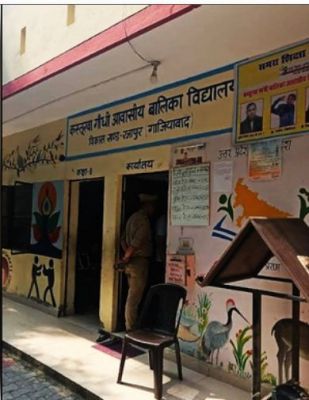 गाजियाबाद में एक स्कूल के हॉस्टल से तीन छात्राएं लापता, पुलिस जांच में जुटी 