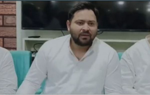 बिहार के समस्तीपुर पहुंचे तेजस्वी यादव, कहा - 'कार्यकर्ताओं की बात सुनने आया हूं' 