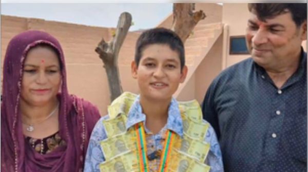 पंजाब : सेना में लेफ्टिनेंट बनकर गांव लौटी किसान की बेटी, बधाई देने वालों का लगा तांता 