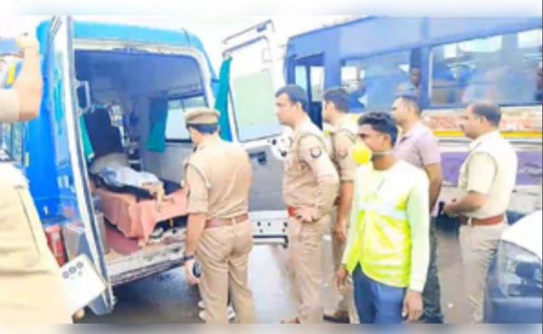 कानपुर में हाईवे पर मिला महिला का शव, जांच में जुटी पुलिस 