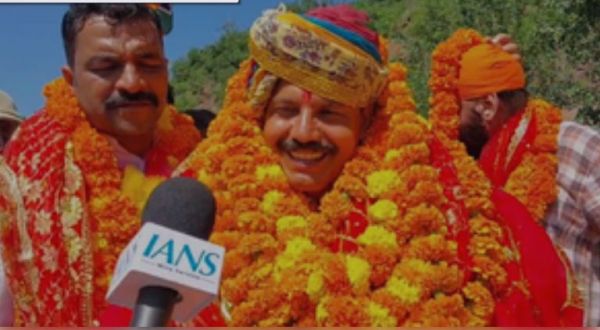 भाजपा प्रत्याशी बलवंत सिंह मनकोटिया ने भरा नामांकन, जनता से किए कई वादे 