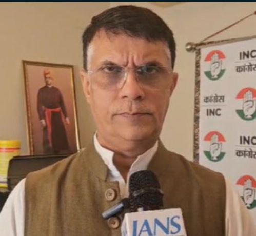 चीन को क्लीनचिट देना गलत है, यह काम प्रधानमंत्री ने किया है : पवन खेड़ा
