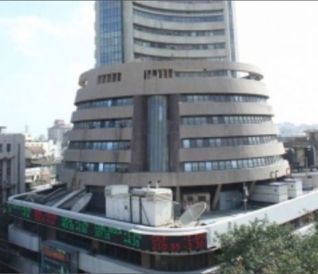 लाल निशान में भारतीय शेयर बाजार बंद, सेंसेक्स 398 अंक फिसला 