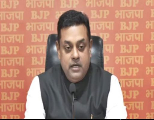 पीएम मोदी और सीजेआई के मुलाकात की आलोचना करने वालों पर बरसी भाजपा; कहा- मुद्दा मुलाकात नहीं गणपति पूजा है 