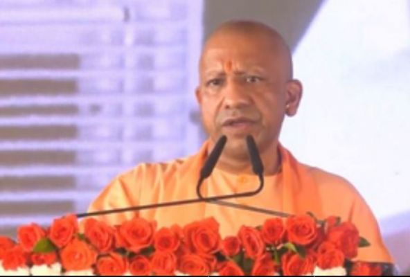 सीएम योगी ने कहा- प्रतिभा जाति, मत और मजहब की बंधक नहीं होती, विपक्ष पर साधा निशाना 