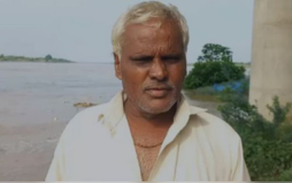 आगरा में भारी बारिश के चलते चंबल नदी उफान पर; कई गांवों में पानी घुसा, फसलें डूबीं 