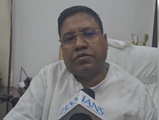 पश्चिम बंगाल में ममता बनर्जी का व‍िरोध करने वालों को क‍िया जाता है परेशान : संतोष कुमार सुमन 